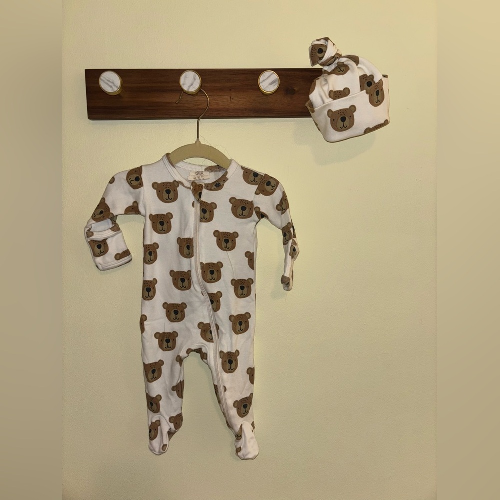 SIIX Collection Baby Bear Zip Footie Onesie and Beanie Hat set, unisex